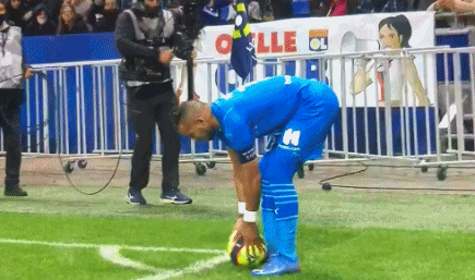 孔帕尼：穆西亚拉接近复出了，希望雅克松在非洲杯上走得很远（孔帕尼：穆西亚拉复出在即，盼雅克松在非洲杯走得更远）