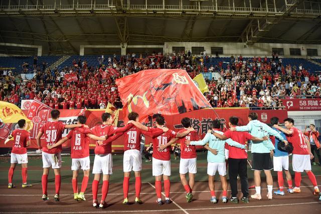 穆帅：当年我给了麦克托米奈生涯首秀，今天他给我他的球衣（穆里尼奥：我曾给麦克托米奈处子秀，如今他回赠我球衣）