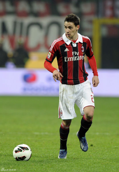 欧冠本轮最佳球员候选：姆巴佩、维蒂尼亚、吉拉西、奥巴梅扬（欧冠本轮最佳球员提名：姆巴佩、维蒂尼亚、吉拉西、奥巴梅扬）