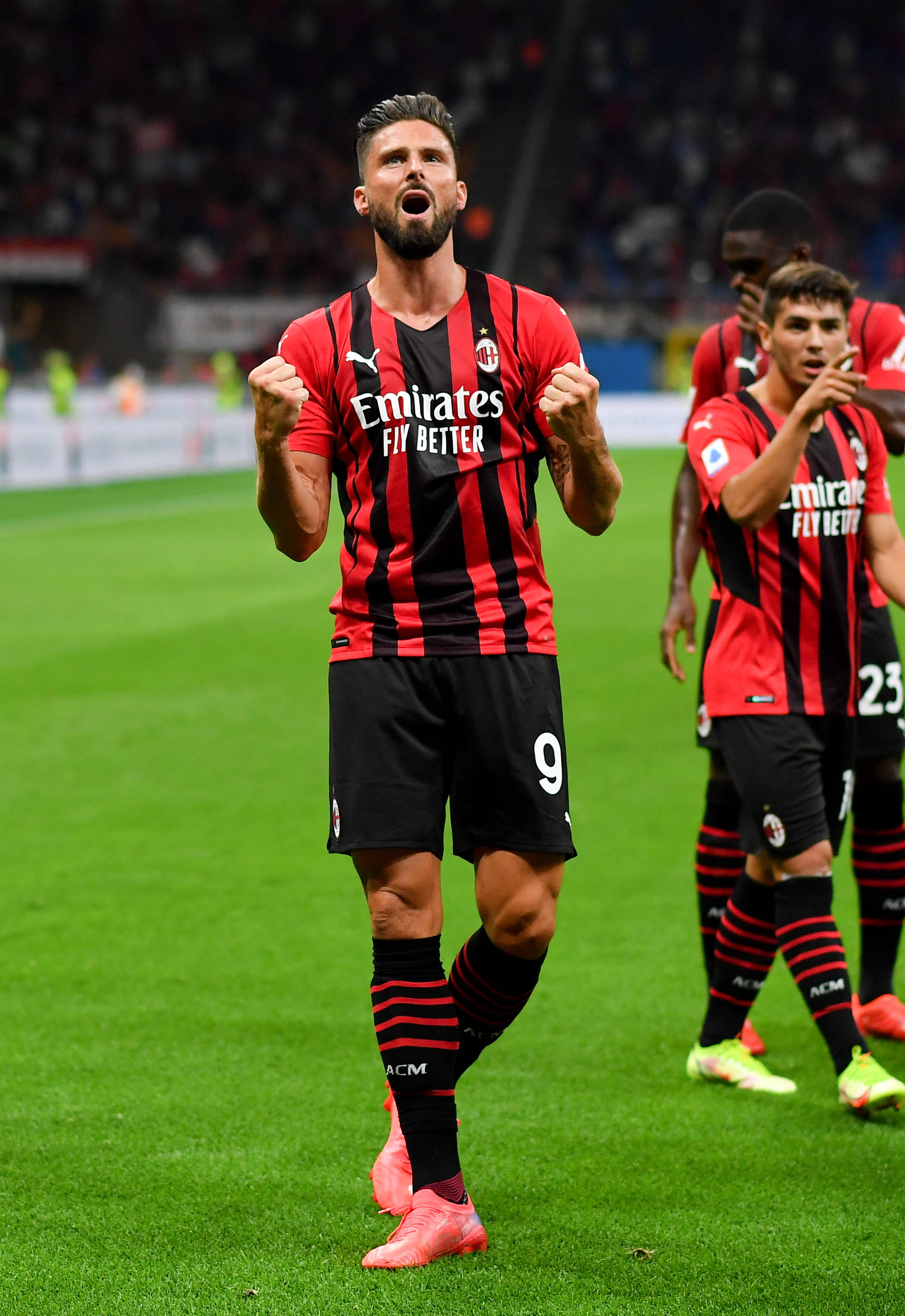 体坛：中足联应成为亚冠保卫战的参与者，联赛政策要给予支持（体坛：中足联应投身亚冠保卫战，联赛政策需予以支持）