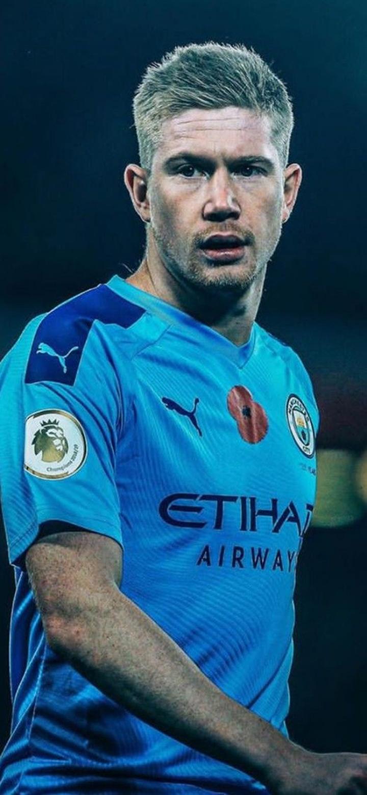 中超赛场争议判罚：VAR判罚引发讨论,（中超判罚风波：VAR介入引发热议）