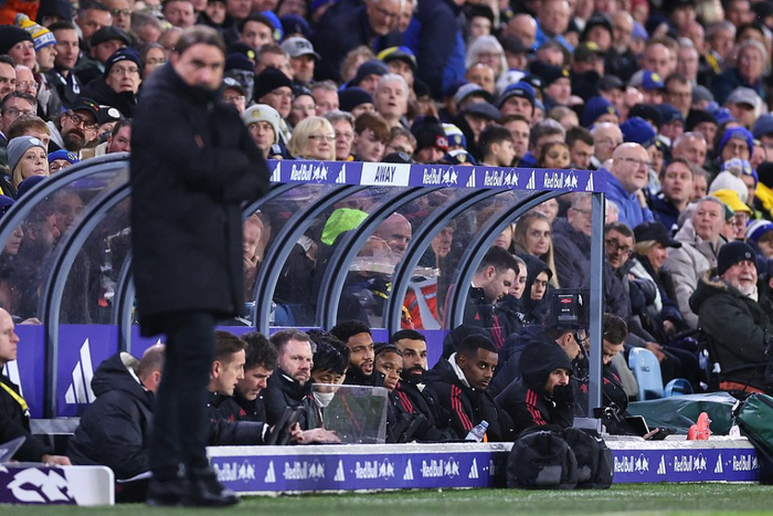 意媒：梅努是那不勒斯中场引援首选，备选方案包括弗拉泰西（意媒：那不勒斯锁定梅努为中场首选，弗拉泰西列为备选）