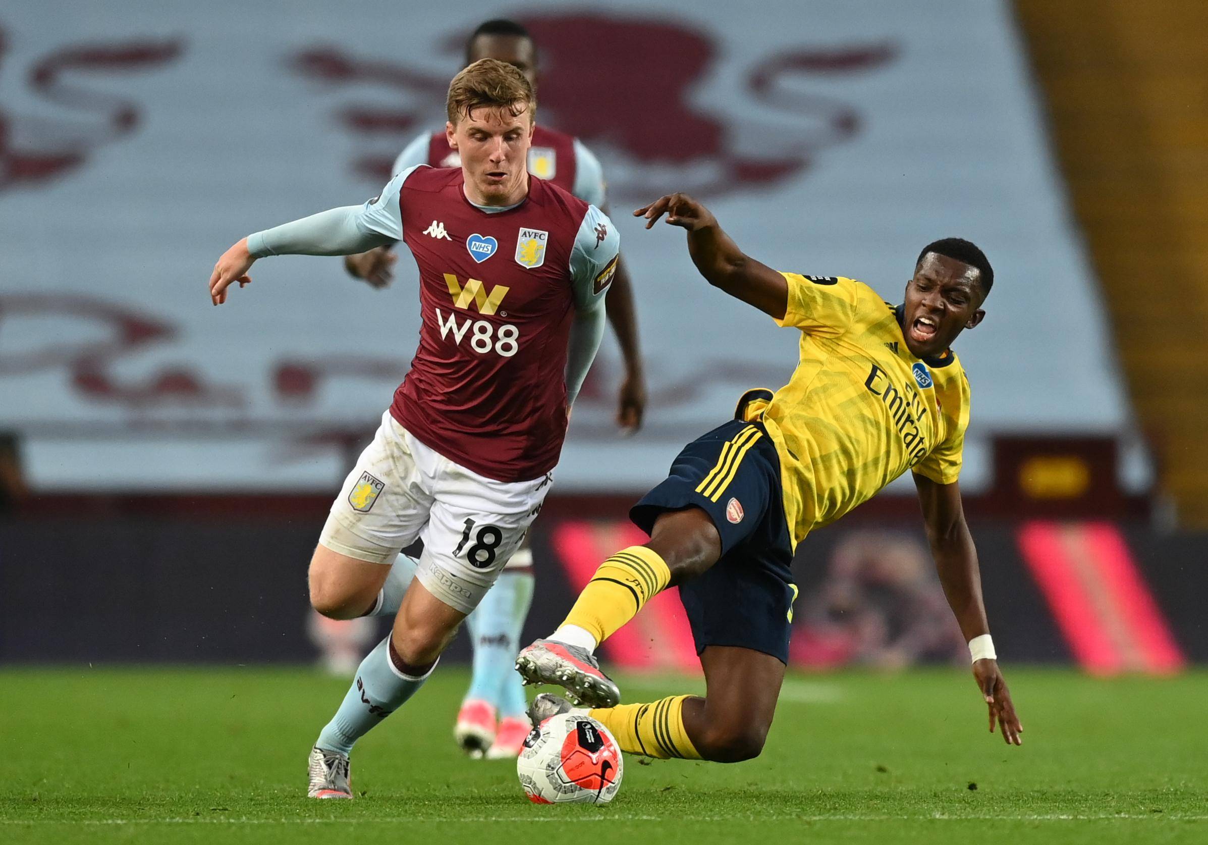 足球法甲豪门积极引援，锁定两大目标（法甲豪门加速补强，盯上两大引援目标）