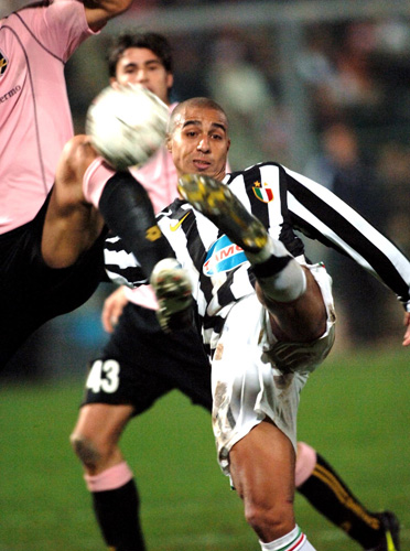 日本队再度成为亚洲希望（日本队再次扛起亚洲希望之旗）