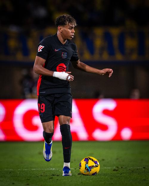 龙赛罗：欧战之夜的皇马又回来了，全队的态度也焕然一新（龙赛罗：皇马在欧战之夜重回巅峰，球队态度焕然一新）