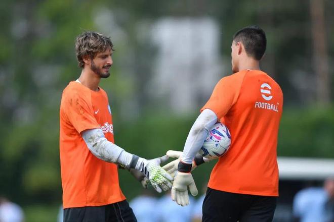 王上源：不想活成别人眼中的王上源，要用自己的方式帮助球队（王上源：不做他人定义的我，用我的方式助力球队）