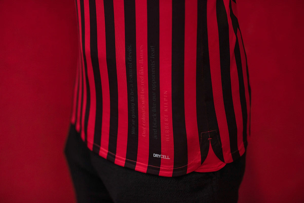 💡早报：利物浦1-0小胜国米；巴萨、拜仁皆逆转获胜（晨报：利物浦1-0险胜国米，巴萨和拜仁均完成逆转告捷）