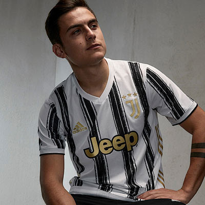 每体：对阵阿拉维斯，诺坎普的客队看台从南边换到了北边（每体：战阿拉维斯，诺坎普客队看台由南侧调整至北侧）