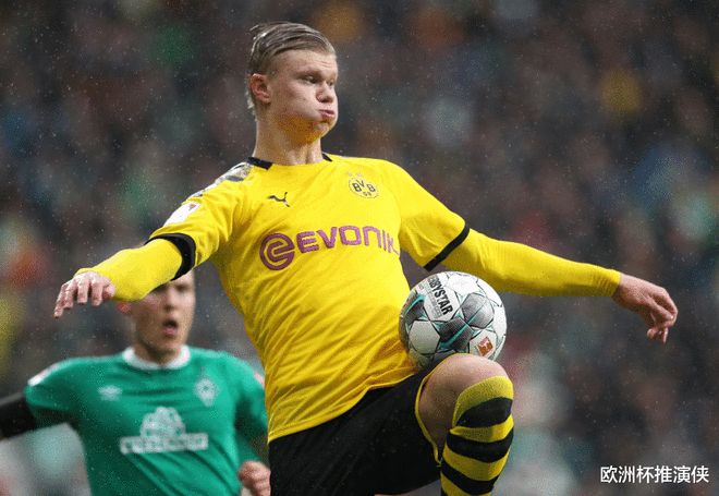 小孔塞桑被换下情绪激动不是因为斯帕莱蒂，是因摄影师险些绊倒他（小孔塞桑被换下情绪激动，非因斯帕莱蒂，而因摄影师差点绊倒他）